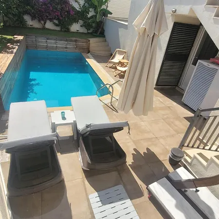 Center With Pool Leylacanhouse Villa