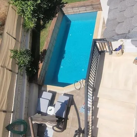ヴィラ Center With Pool Leylacanhouse *